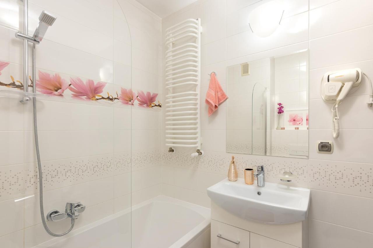 Apartament Z Balkonem 9 Apartment Krakow Bagian luar foto
